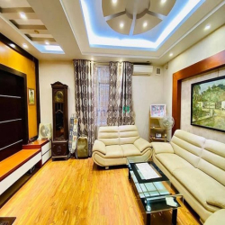 Biệt thự sân vườn Trần Quý Kiên 100m2 hơn 17 tỷ