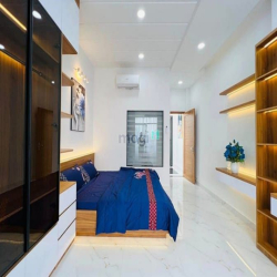 Bán gấp nhà giá 2ty950 ở đường Phạm Phú Thứ, P4, Q6 1 trệt 1 lầu, SHR