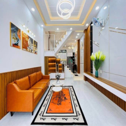 Bán gấp nhà giá 2ty950 ở đường Phạm Phú Thứ, P4, Q6 1 trệt 1 lầu, SHR