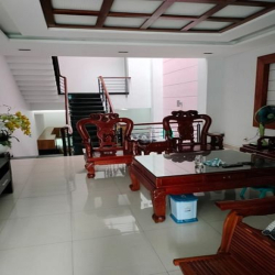 Bán nhà đường Phạm Văn Hai, P.5, Q. Tân Bình. DT: 4x18m. Giá: 14,5 tỷ