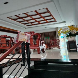 Bán nhà đường Phạm Văn Hai, P.5, Q. Tân Bình. DT: 4x18m. Giá: 14,5 tỷ