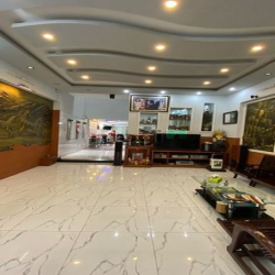 Bán căn Ni Sư Huỳnh Liên - Tân Bình - 5 tầng - hơn 100m2 - 16.5 tỷ.