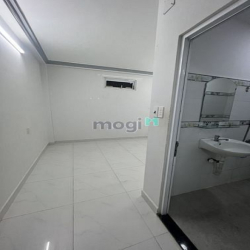 Hẻm Ôtô Hoàng Hoa Thám Phường 6 Quận Bình Thạnh .