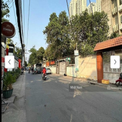 Bán nhà MT đường Trần Ngọc Diện Thảo Điền Quận 2 DT 14x65 xây dựng 12