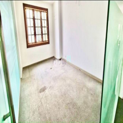 Cho thuê nhà MT kế góc Pasteur- Võ Thị Sáu, Q3, 350m2 , có sân 110m2