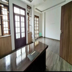 Cho thuê nhà MT kế góc Pasteur- Võ Thị Sáu, Q3, 350m2 , có sân 110m2