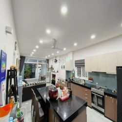 Giảm 2 Tỷ ! VIP Thích Quảng Đức, HXH 75M2(5.6X14M), 3 Tầng, 10.9 Tỷ