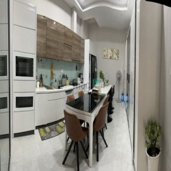 Rẻ 42tr! Cho thuê nhà Đ. Hồ Văn Huê, Q. PN - 4*20m - 4 tầng