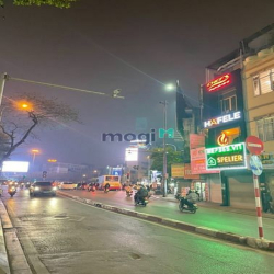 Cho thuê nhà mặt phố khu xã đàn - khâm thiên - tôn đức thắng.