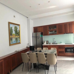 Mặt tiền lớn HXH, 82m2, HOÀNG HOA THÁM, BÌNH THẠNH, giá 10.x tỷ