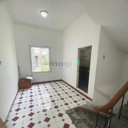 Bán nhà Lê Văn Lương, 48m2, 4 tầng, mt 4,8m,  gần phố, 10.2 tỷ