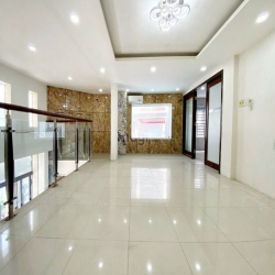 Nhà 4 lầu góc 2 mặt tiền đường Trần Đại Nghĩa, TTTM Cái Khế, Cần Thơ