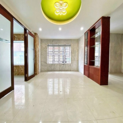 Nhà 4 lầu góc 2 mặt tiền đường Trần Đại Nghĩa, TTTM Cái Khế, Cần Thơ