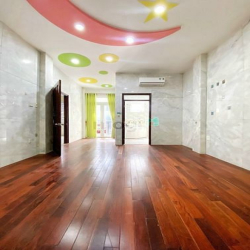 Nhà 4 lầu góc 2 mặt tiền đường Trần Đại Nghĩa, TTTM Cái Khế, Cần Thơ