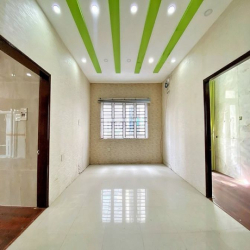 Nhà 4 lầu góc 2 mặt tiền đường Trần Đại Nghĩa, TTTM Cái Khế, Cần Thơ