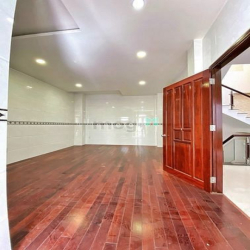Nhà 4 lầu góc 2 mặt tiền đường Trần Đại Nghĩa, TTTM Cái Khế, Cần Thơ