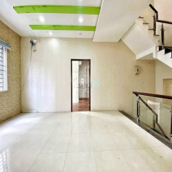 Nhà 4 lầu góc 2 mặt tiền đường Trần Đại Nghĩa, TTTM Cái Khế, Cần Thơ