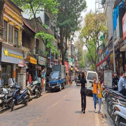 Mặt phố Hàng Chiếu - 120m2 x 4 tầng - MT 4m - Giá 65 tỷ