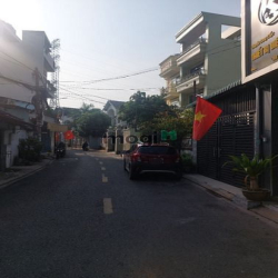 Xe hơi ngủ trong nhà 3T, Lã Xuân Oai, Quận 9, 105m2 chỉ hơn 5 tỷ, kqh