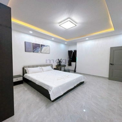 Bán gấp nhà Cách Mạng Tháng Tám.Quận 3.