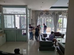 Cho thuê biệt thự ngang 8m 56E Nguyễn Minh Hoàng, Tân Bình