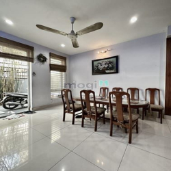 Nhà LÊ QUANG ĐỊNH - HẺM Ô TÔ 7 CHỖ - 70m2 - 65m x 11m - có sân vườn