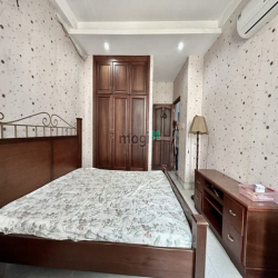 Nhà LÊ QUANG ĐỊNH - HẺM Ô TÔ 7 CHỖ - 70m2 - 65m x 11m - có sân vườn