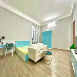 Căn hộ full nội thất cửa sổ lớn có thể ở liền Hoàng Diệu Quận 4