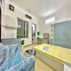 Căn hộ full nội thất cửa sổ lớn có thể ở liền Hoàng Diệu Quận 4