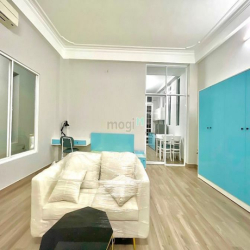Căn hộ full nội thất cửa sổ lớn có thể ở liền Hoàng Diệu Quận 4