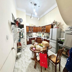 Hẻm xe tải, Lê Quang Định Bình Thạnh, 5 Tầng 72m2, 4.8x14m chỉ 10.x tỷ