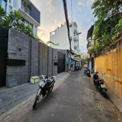 Cho thuê BT Thảo Điền Quận 2, 7.15x31m, 4pn, hồ bơi, sân vườn