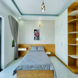 Nhà xe hơi đậu cửa, quay đầu Nguyễn Xuân Khoát, 5.5 tỷ