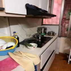 Bán CH tập thể A7 Ngọc Khánh 80m2 giá 2.7 tỷ 2PN1WC sđ 45m