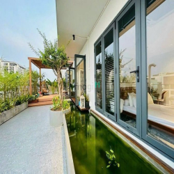 Cho thuê Penthouse Sky Garden 3, Quận 7 300m2, 4PN, NTCC. Giá tốt