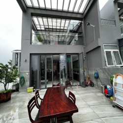 Cho thuê căn Penthouse cao cấp Xi Grand Court Q.10