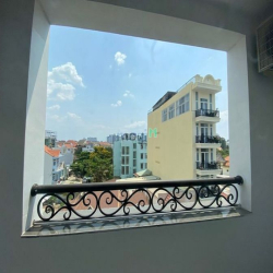 Penthouse 80m2 Quận 2 ful tiện ích (hồ bơi,gym,..)