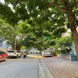 Bán mảnh đất phố Minh Khai, phân lô, ô tô tránh, vỉa hè, 60m2, 12 tỷ