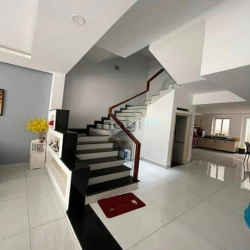 Cần bán gấp nhà đường Số 8A, p Bình Trị Đông B.DT: 5 x 20m, 3.5 tấm.