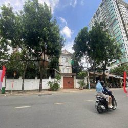 Gia đình cần bán biệt thự 199F Nguyễn Văn Hưởng, P. Thảo Điền, Q.2