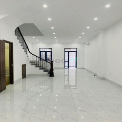 Cho thuê nhà ngõ 56 Miếu Đầm Hà Nội.Dt 50m×4t mt 4m giá 18tr có đồ
