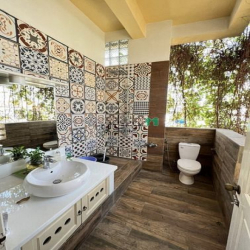 CẦN BÁN GẤP nhà Mặt Tiền quận Thủ Đức