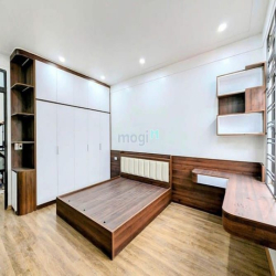 Bán nhà Nguyễn Khang ( Cầu Giấy )- Dtich 65m- 4 Tầng- 13.8 tỷ (có tl)