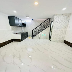 Nhà 3 tầng xe hơi đỗ cửa, gần UB Quận Tân Phú, 3.1 tỷ