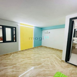 Nhà 3 tầng xe hơi đỗ cửa, gần UB Quận Tân Phú, 3.1 tỷ