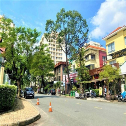 Cho thuê nhà nguyên căn mặt tiền đường lớn Phạm Thái Bường Q7