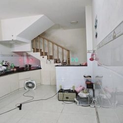 Bán nhà đường Tôn Thất Thuyết Q4, hẻm 8m, nở hậu 4m, 3 tầng, 3.7 tỷ TL