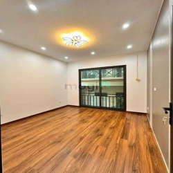 Bán Nhà Lĩnh Nam Hoàng Mai 38m 5 tầng 4 ngủ Mặt Tiền 4m Giá nhỉnh 6 tỷ