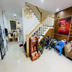 Vỡ nợ bán nhà đường Đình Phong Phú, Q9, 60m2, Gía 990 triệu SHR - Hxh