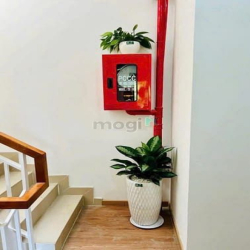 Bán KS 6 lầu MT Hà Huy Giáp 210 (6.5x30) 32PN DT 100tr gần cầu P.Long